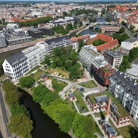 Bulwar Staromiejski, Old Town, Free Parking, * Wrocław