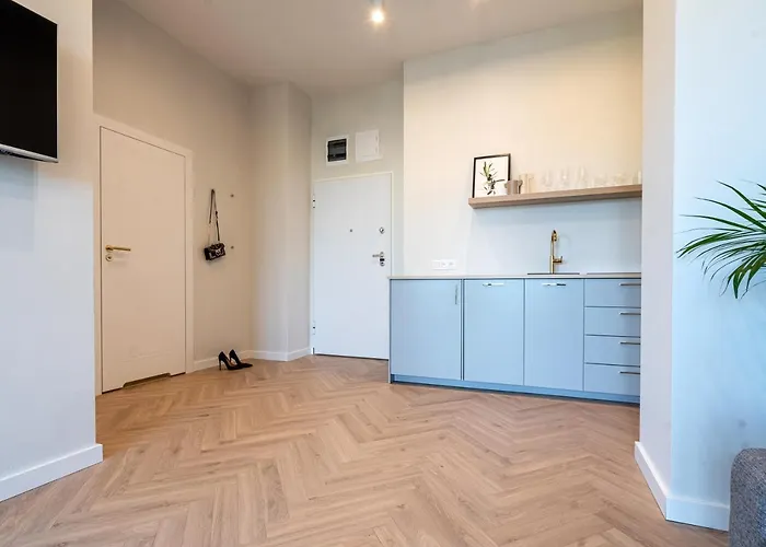 Bulwar Staromiejski, Old Town, Free Parking, * Wrocław