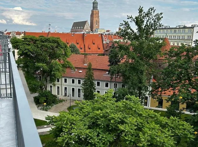 Bulwar Staromiejski, Old Town, Free Parking, * Wrocław