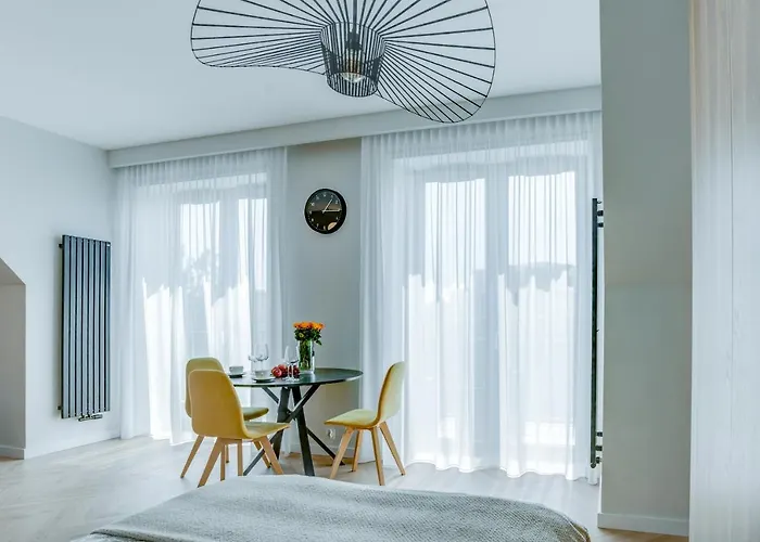 Bulwar Staromiejski, Old Town, Free Parking, * Wrocław